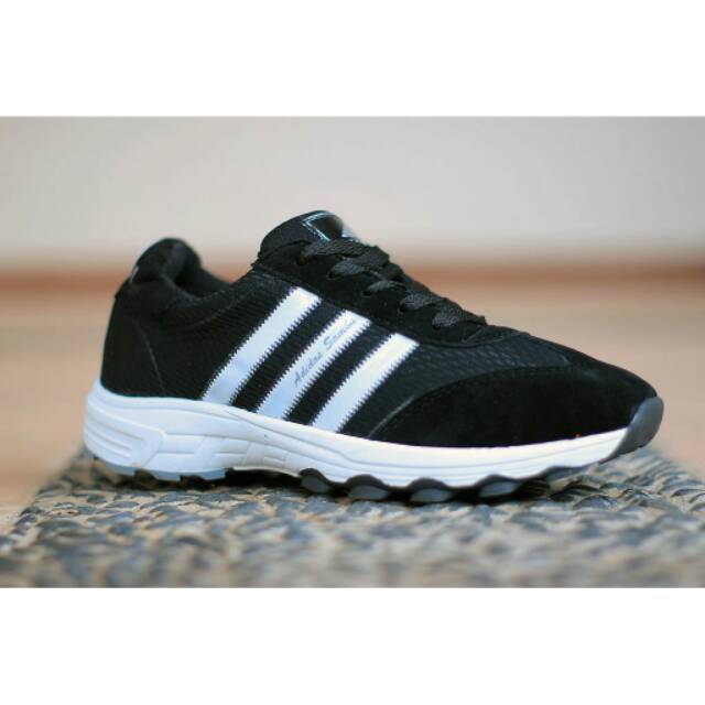 Sepatu sneaker pria adidas samba