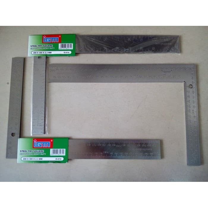 

IGM Penggaris Siku Meter 20 X 30 CM Siku Tukang Pengukur Sudut 8"X12