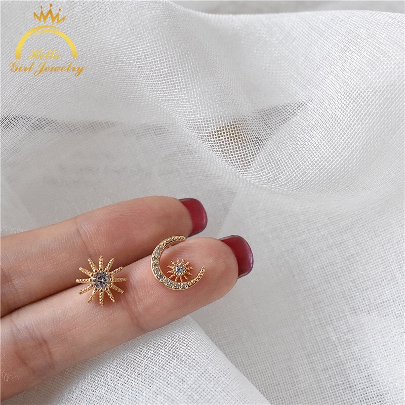 Anting Tusuk Asimetris Bentuk Bulan Bintang Mini Hias Berlian Imitasi Untuk Wanita
