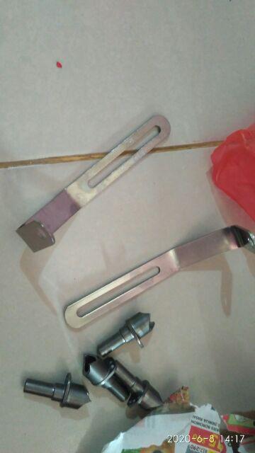 Klem Keranjang. Klem Rak Depan. Clamp Pannier Depan.