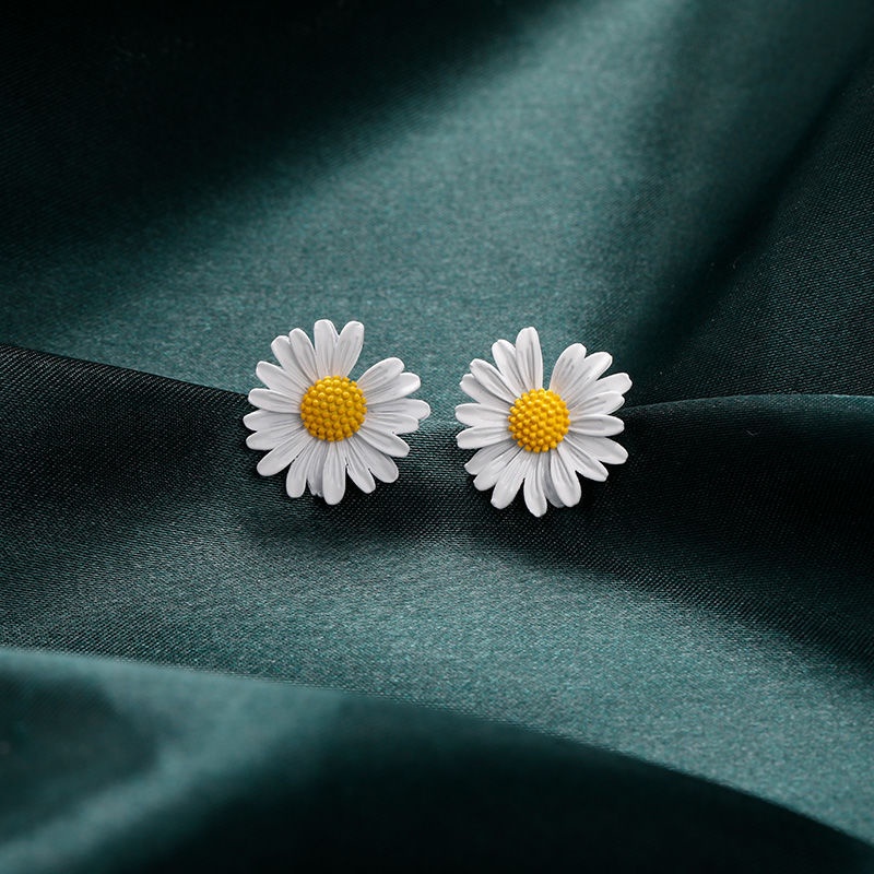 Sedikit Daisy stud anting-anting Krisan bunga Putih anting-anting BUNGA MATAHARI kelopak perak pin a