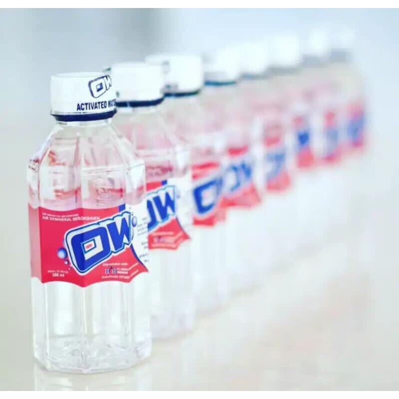 Air kesehatan OW WATER 1dus (36 botol)