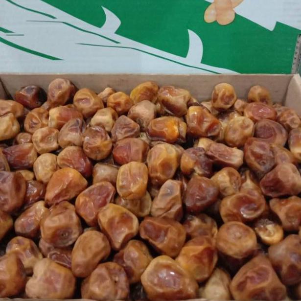 

Banjir Promo 8.8 Kurma sukari al qasim premium dates 1kg .,.,