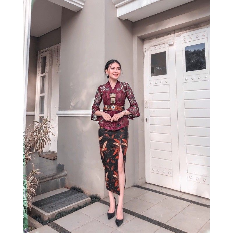 AYUMI SERIES KEBAYA BALI LENGAN LONCENG TEROMPET LACE