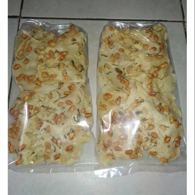 

PAKET 5 BUNGKUS PEYEK KACANG KEDELAI