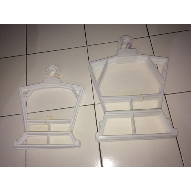 Hanger layang layang besar