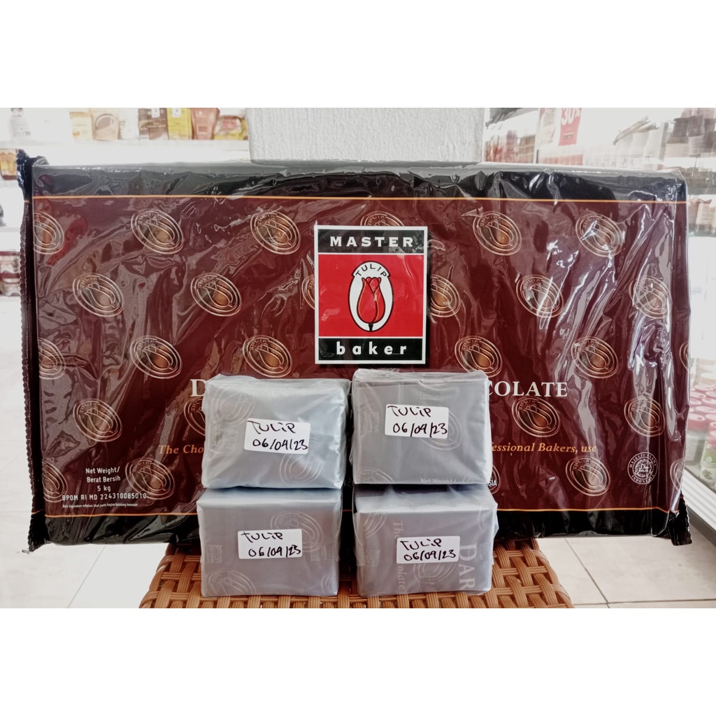 

TULIP MASTER BAKER DARK COMPOUND CHOCOLATE 250GR ( 5kg)