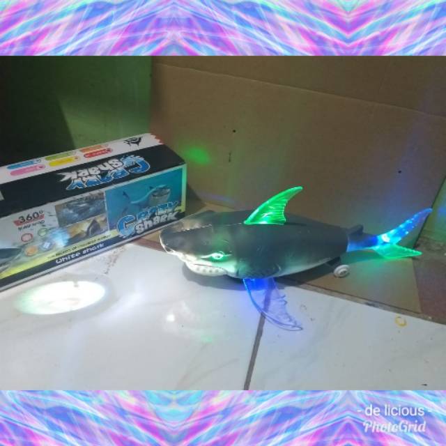 Mainan ikan hiu