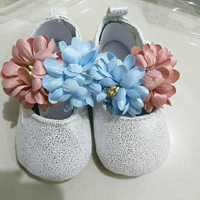 Sepatu prewalker baby girl 3m+