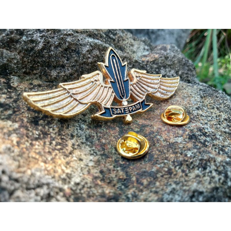 wing satpam security warna gold