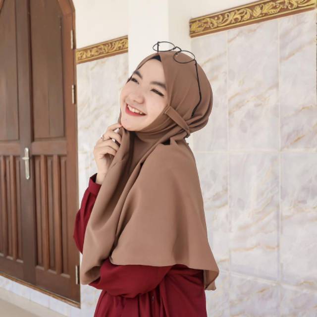 Hijab Bergo Maryam Tali bentuk oval bahan Diamond size L (STD)