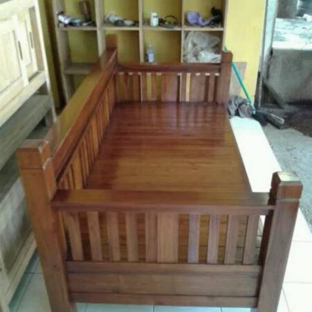 Kursi Bale Risban minimalis ada Laci jati jepara