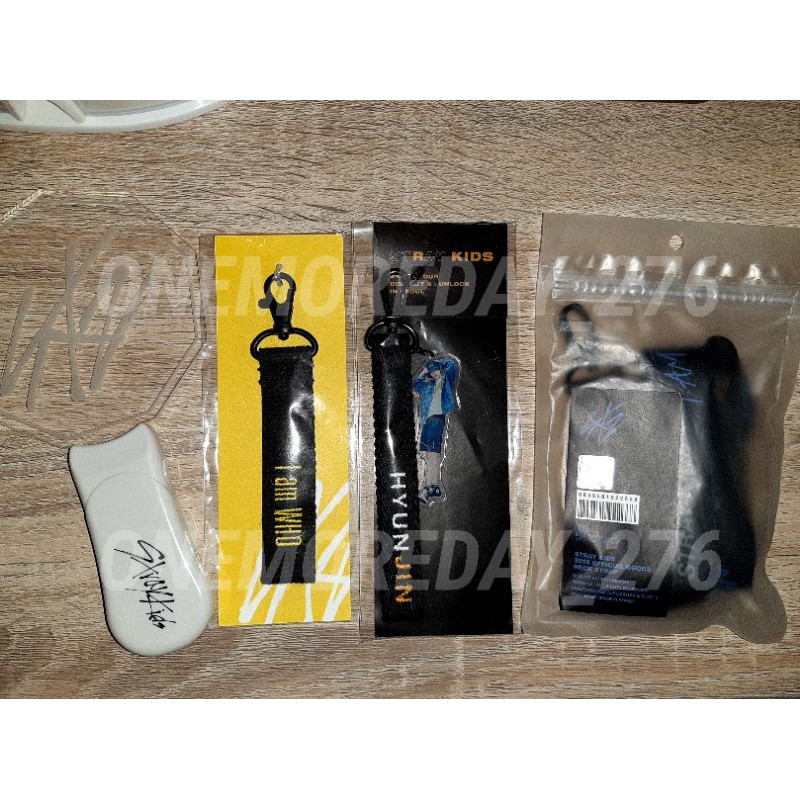 STRAY KIDS OFFICIAL LIGHTSTICK, UNVEIL OP.02 KEYRING, 03 NECKSTRAP, DISTRICT9 UNLOCK KEYRING HYUNJIN