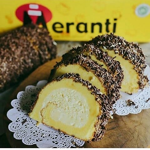 

BOLU MERANTI KEJU TOPPING COKELAT BM061