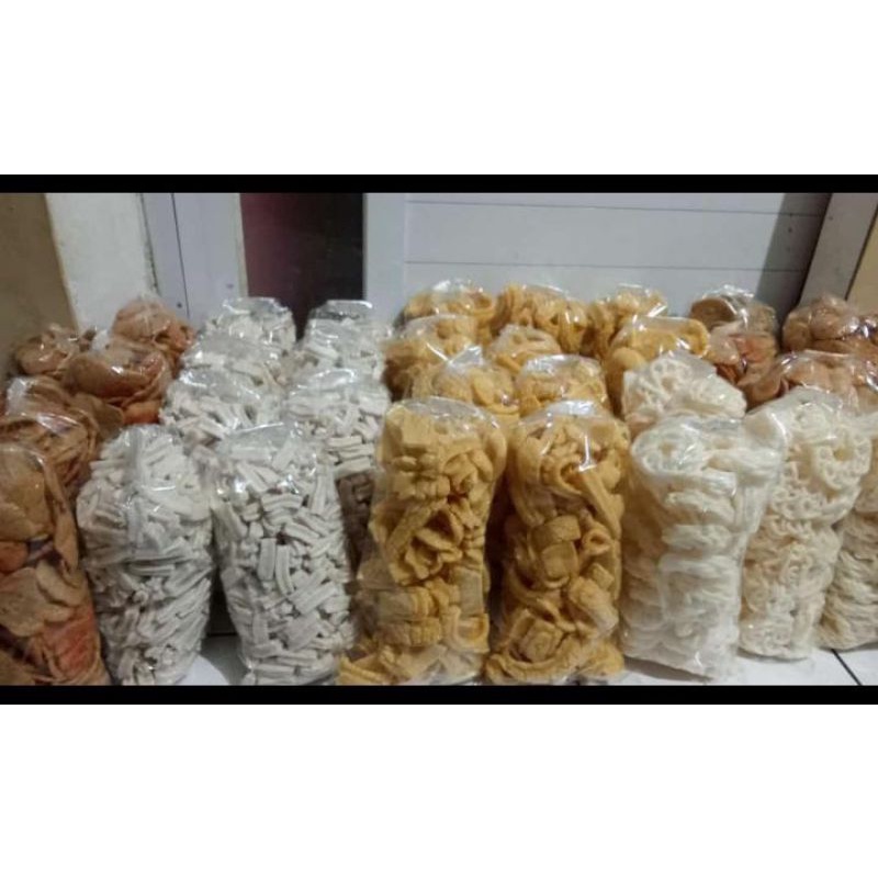 

kerupuk garing renyah di goreng dadakan