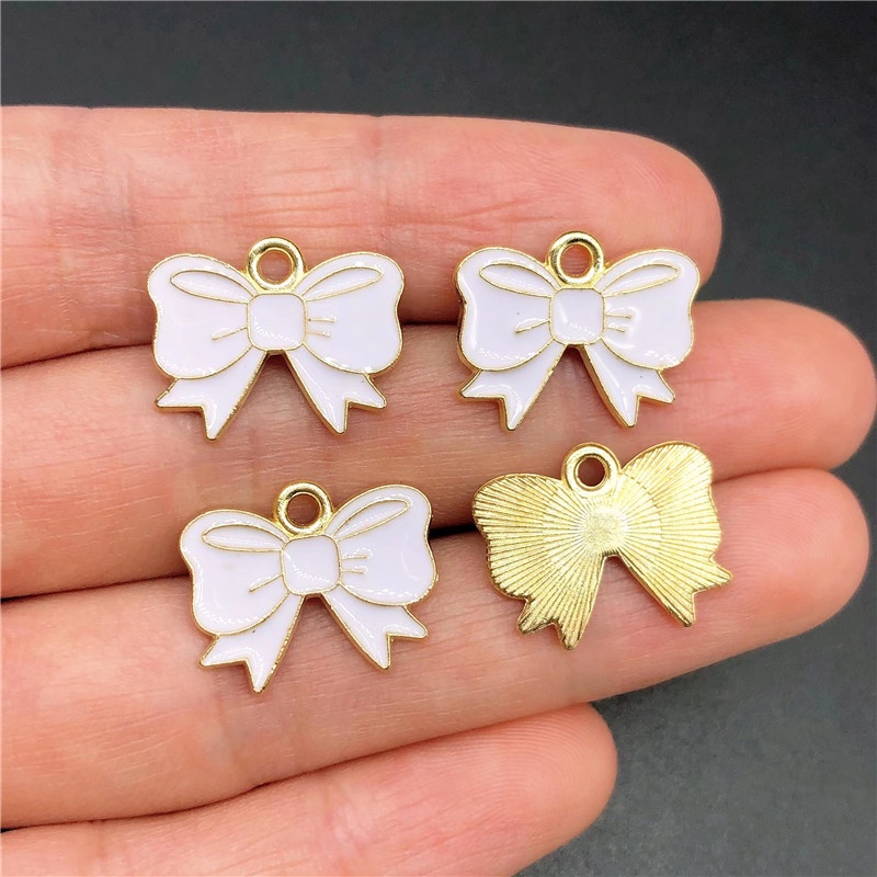 4pcs Liontin Bentuk Dasi Kupu-Kupu Warna Emas Bahan Alloy Untuk Membuat Perhiasan Anting