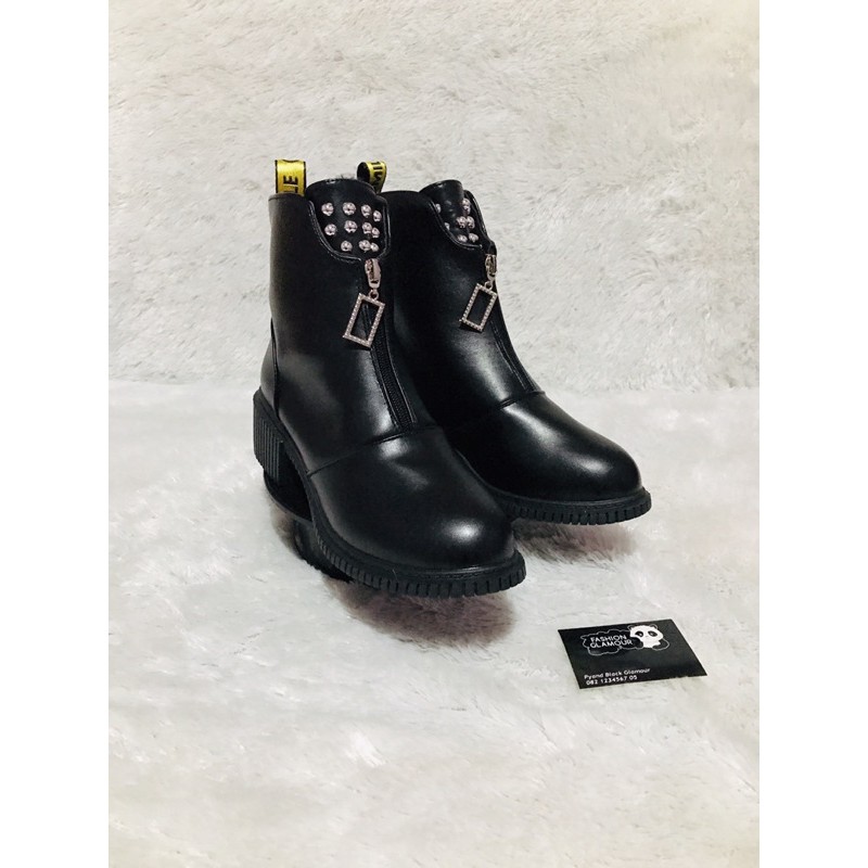 BT05 SEPATU BOOTS IMPORT WANITA KOREA SIZE 40 AKSEN MUTIARA VELVET BRITISH INGGRIS ORIGINAL