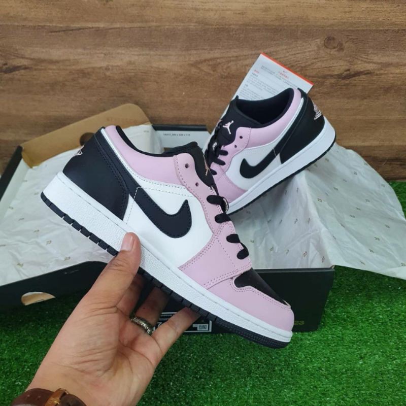 SEPATU NIKE JORDAN 1 LOW LIGHT ARTIC PINK BLACK WHITE PK GOD QUALITY