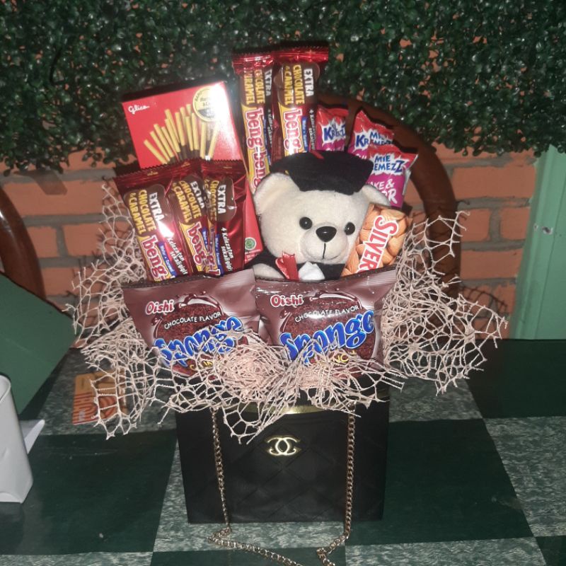 

box wisuda bloom murah snack bouquet bucket hadiah ulang tahun hampers gift