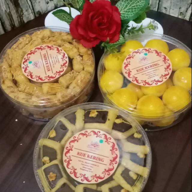 

Paket Kue Kering Ekonomis / kuker paket eco / kuker Ekonomis