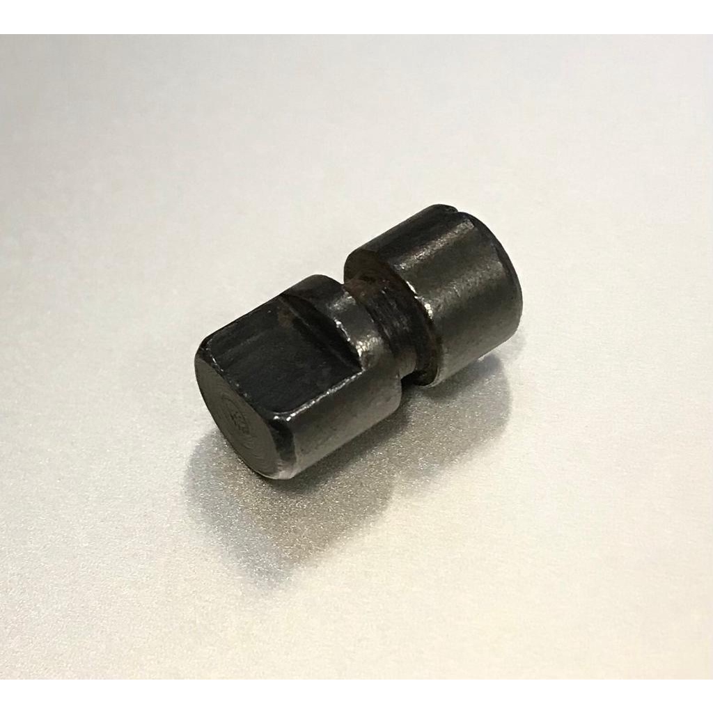 141652-001 Oil Adjusting Bracket Mesin Jahit Lubang Kancing Brother B814 141652001