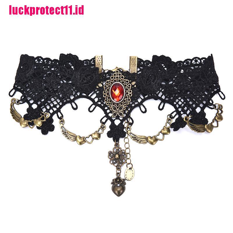 Kalung Choker Liontin Kristal Bahan Alloy Gaya Vintage Gothic Untuk Wanita