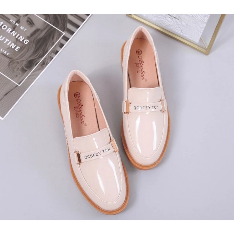 2021 Musim Semi dan Musim Gugur Sepatu Datar Wanita Baru Sepatu Platform Kulit Wanita Sepatu Gesper Kasual Sepatu Mode Wanita Semua Pertandingan / Sepatu Kulit Wanita / Sepatu Fashion Korea / Sepatu Docmart Wanita / Bisa Cod