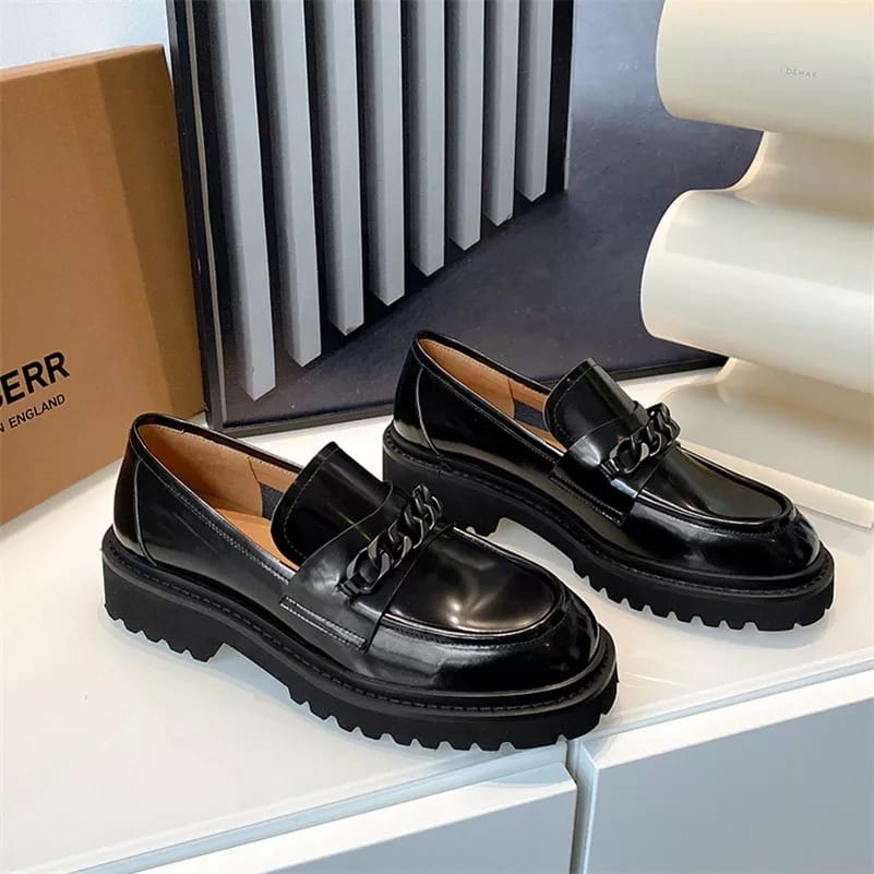 SEPATU WANITA LOAFERS / SEPATU DOCMART RANTAI BLACK GLOSY PREMIUM RBG 09