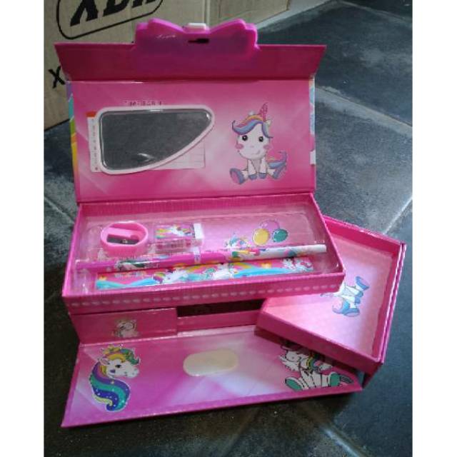 

Tepak Pensil Kode 3D Susun 3 Set Alat Tulis Cover Hologram