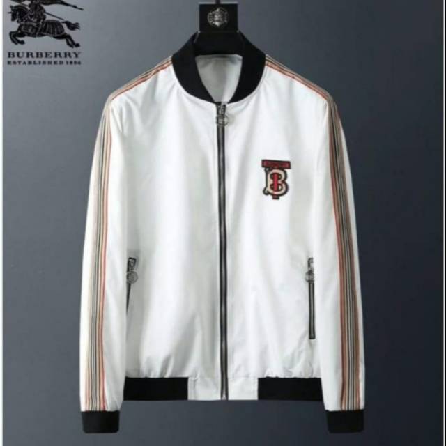 Jaket Burberry