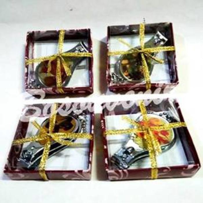 

Gunting Kuku Oval kemasan Box mika