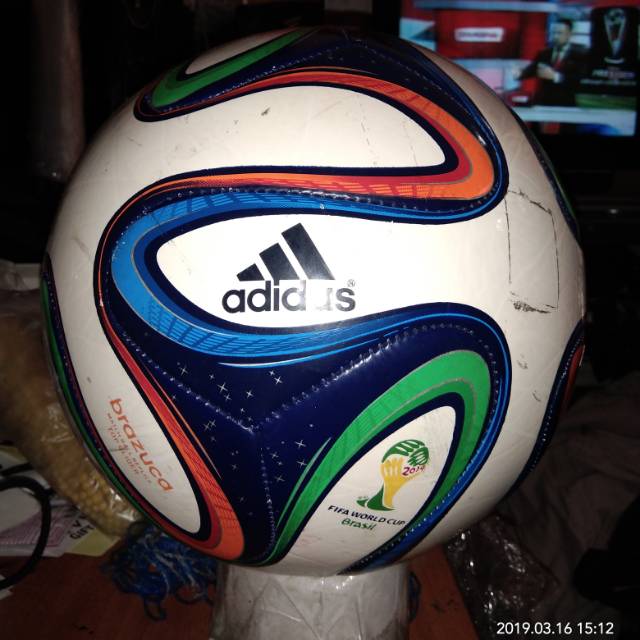Bola Sepak Adidas Brazuca Original
