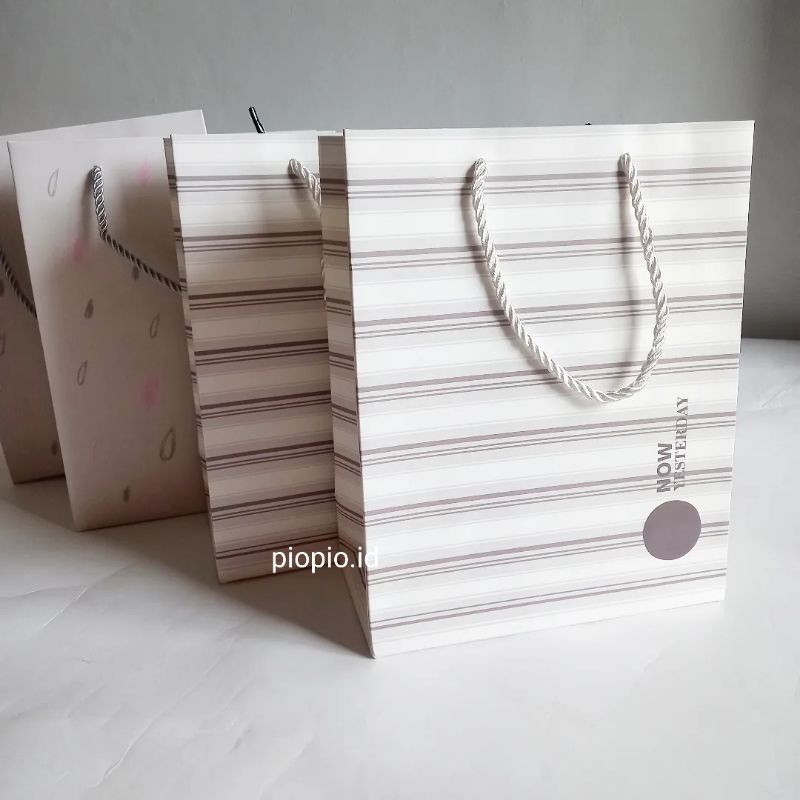 

Paper Bag Souvenir - Hampers