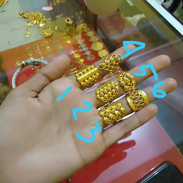 Cincin sepuhan mirip mas 24 karat yaa asliny cakep banget