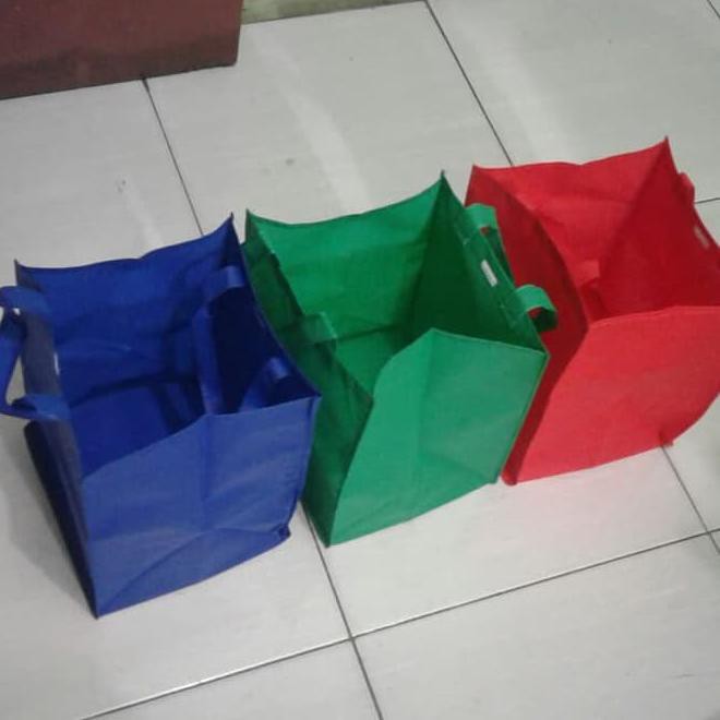 

Februari Maniss Tas Hajatan Polos 20X20X27 Goodiebag Tas Kemasan Makanan Tas Pengajian Kode 298
