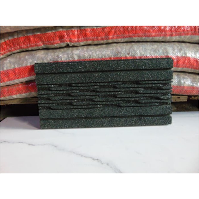 BATU ALAM ANDESIT NAPOLI TENGAH 15 X 30 X 1,5 Cm