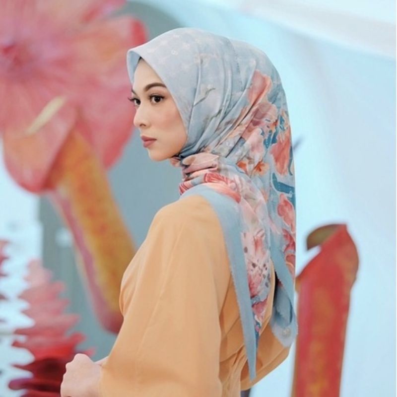 Xanadu Scraf Ria Miranda X Buttonscraves