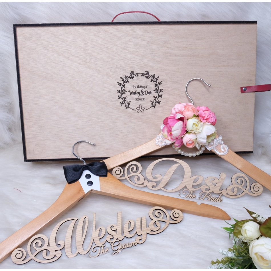 Wedding Hanger Dress Tuxedo Properti Foto Wedding Kamar Pengantin Romantic Garden