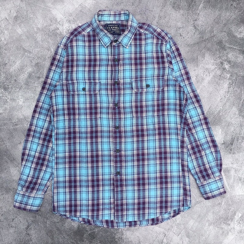 kemeja flannel uniqlo motif veterano biru