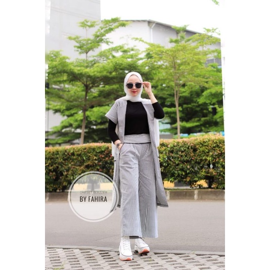 One set blazer by Fahira-B
