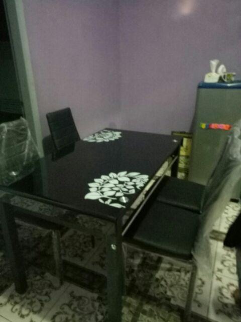 Meja Minimalis Bunga