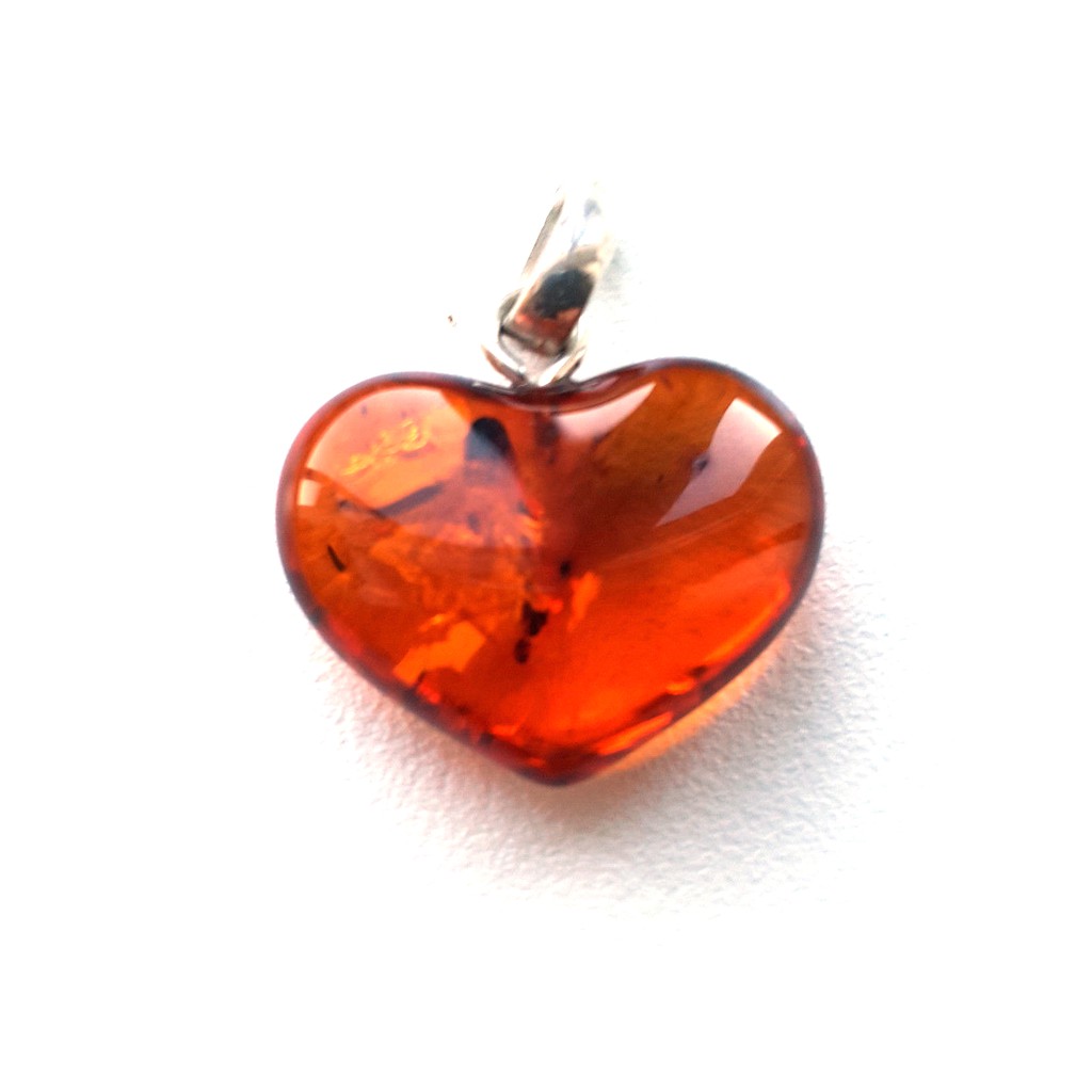 Natural Baltic amber Heart pendant JS183