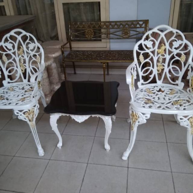 Meja samping dan 2 kursi variasi granit khas Tulungagung Terlaris