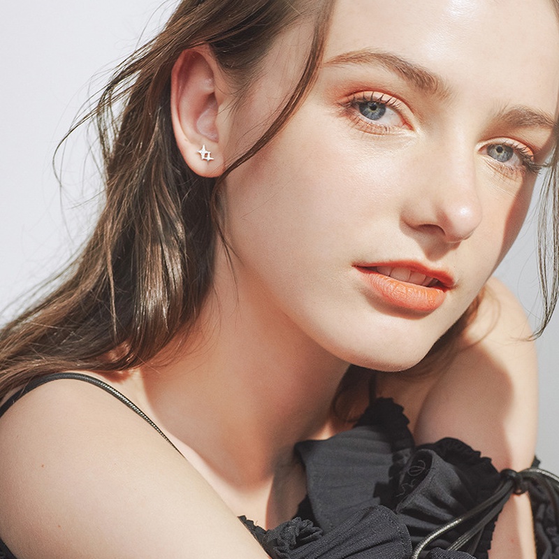Magic789 Anting Tusuk Sterling Silver 925 Model Salib / Bintang Hias Kristal CZ Berkilau Ala Korea Untuk Wanita