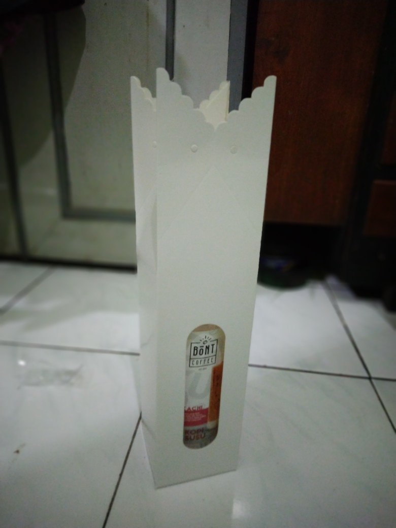 Tumbler Box / Botol Souvenir Box 8.5x8.5x37cm - Ivory