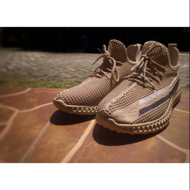 SEPATU SNEAKERS PRIA, WARNA KHAKI