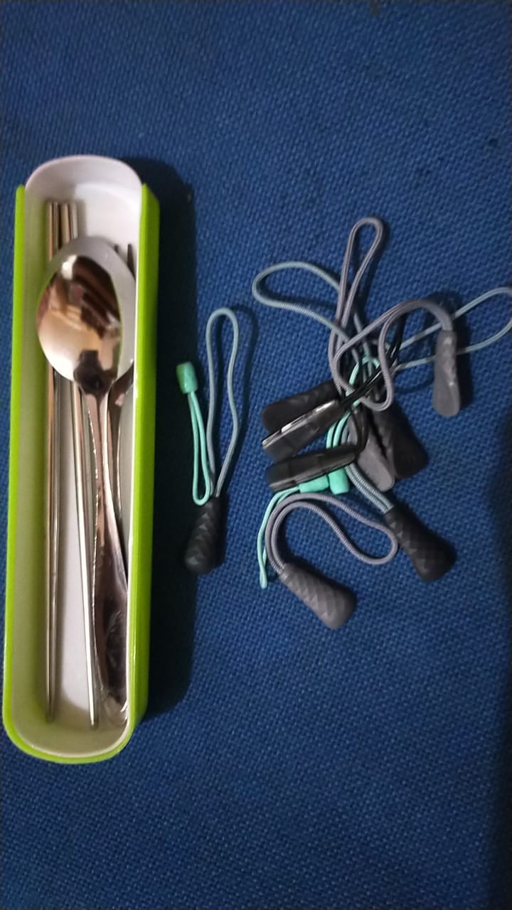 Puler Tarikan Resleting Peluit