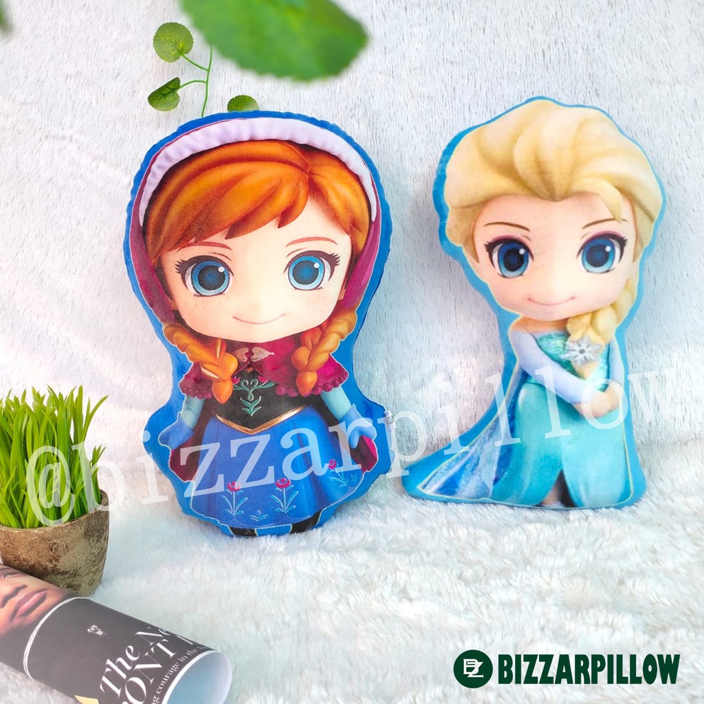 Bizzarpillow Bantal Karakter Elsa Anna Size M BZ046