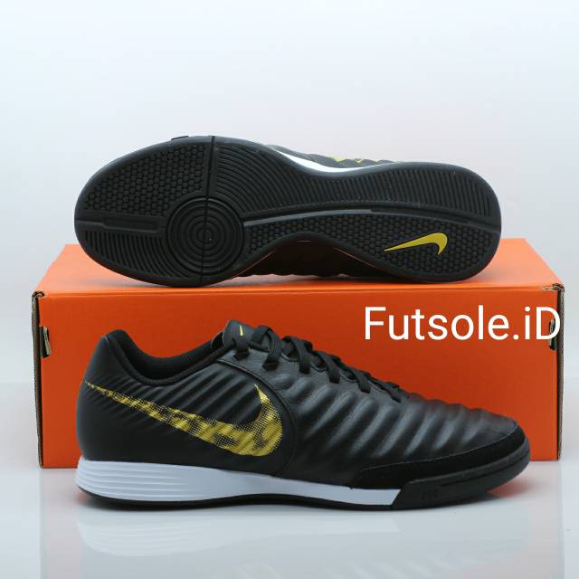 pravovjeran nike tiempo legend futsal 