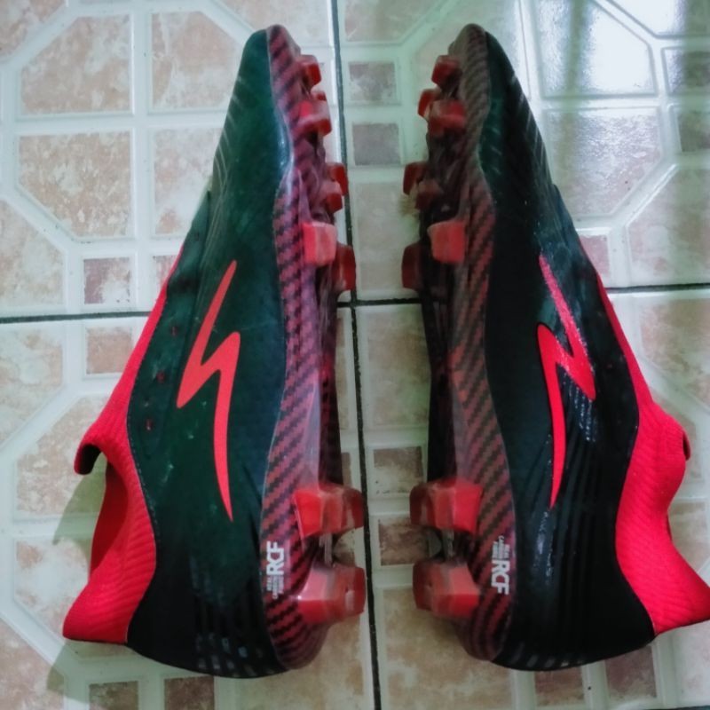 Sepatu Sepak Bola Specs Illuzion II Fg (Second Like New)
